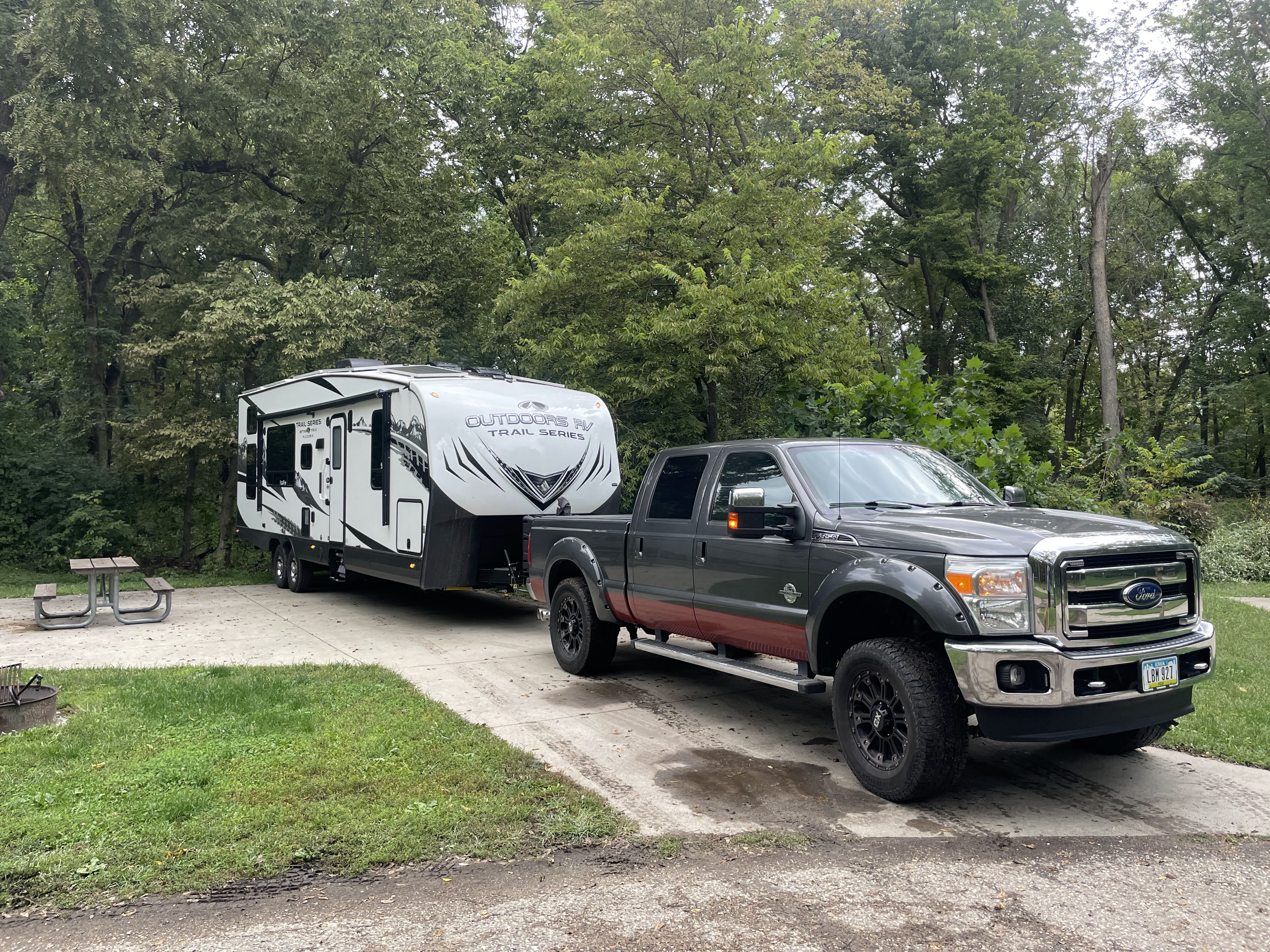2016 Ford F-350 Super Duty with 2022 Outdoors RV Mountain Trail 29TRX