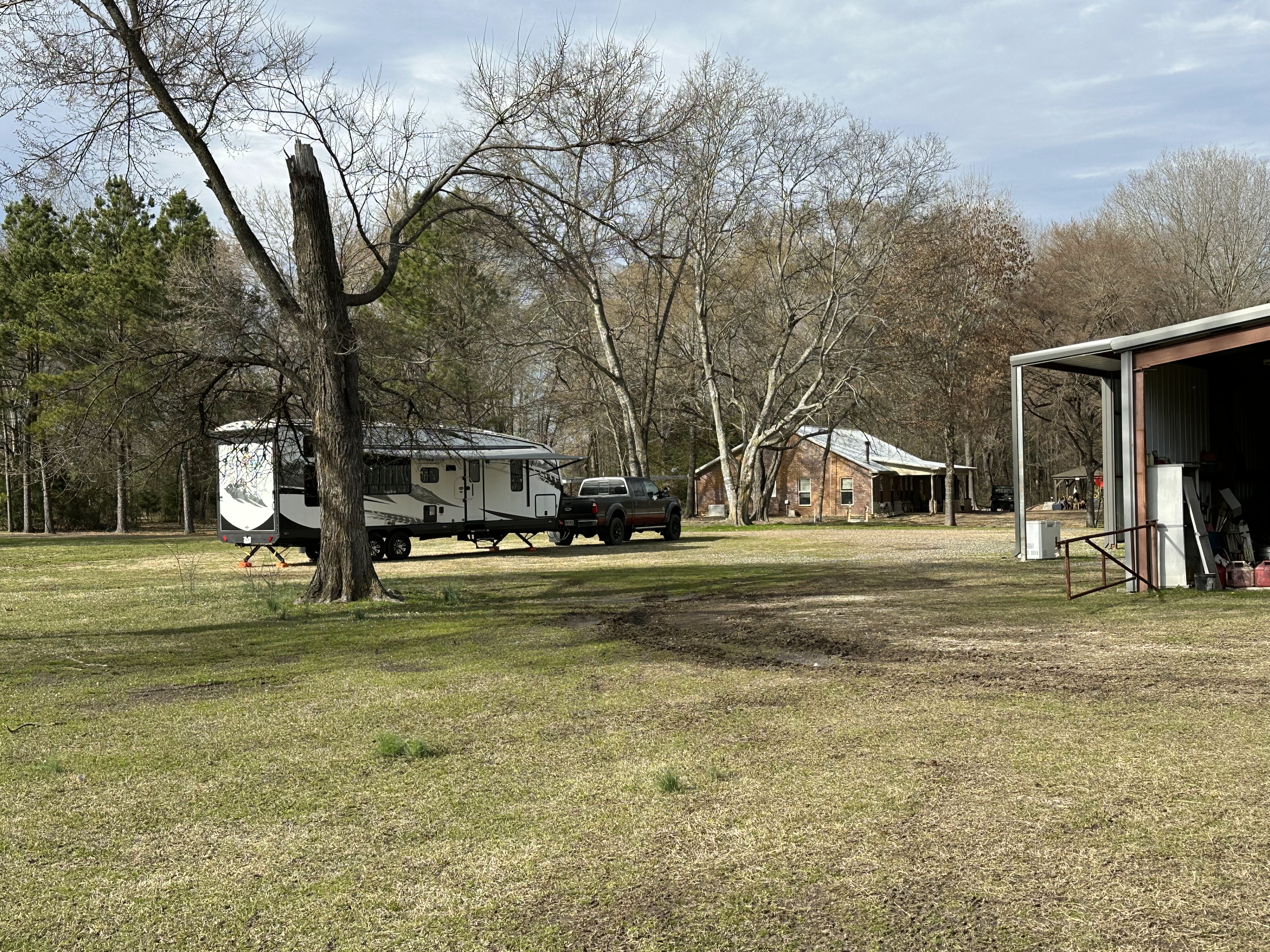 Ford F-350 Super Duty with Outdoors RV Mountain Trail 29TRX
