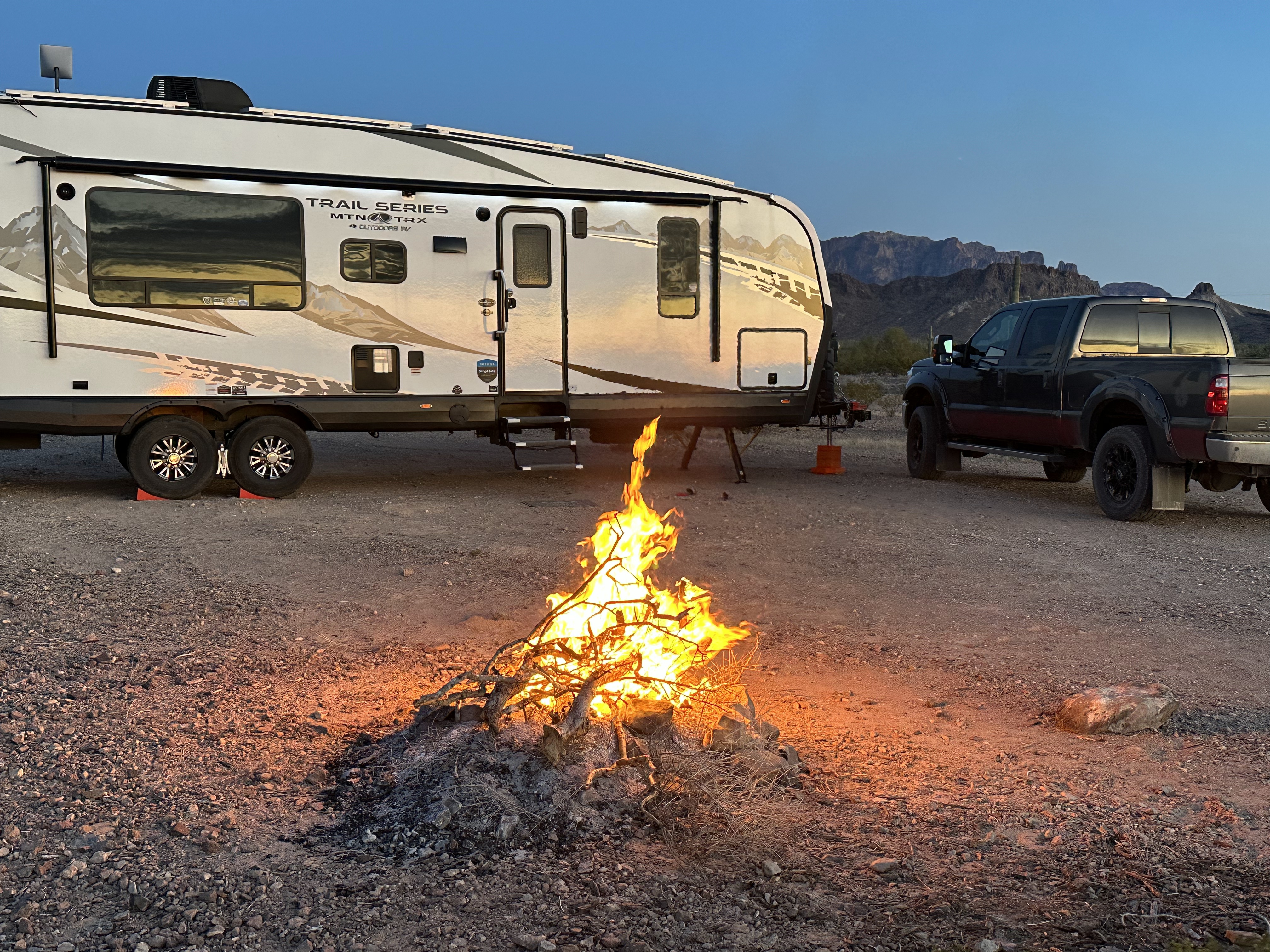 Complete package - Ford F-350 truck and Mountain Trail 29TRX RV